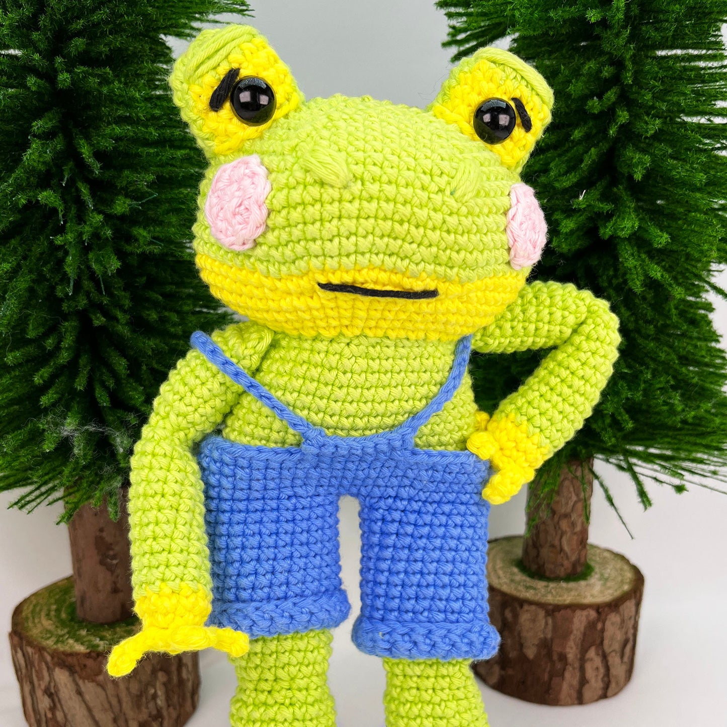 Dougie the bullfrog - PDF crochet pattern
